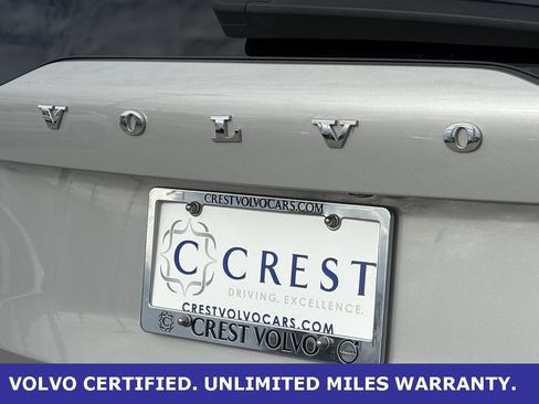 Certified 2025 Volvo XC90 B6 Plus image 8