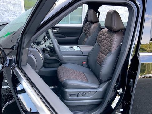 New 2026 Nissan Armada Platinum Reserve image 9