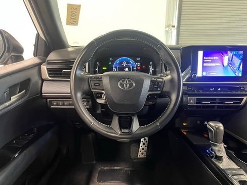 Used 2025 Toyota Camry SE FWD image 21