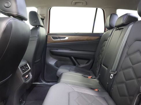 Used 2024 Volkswagen Atlas SE image 26