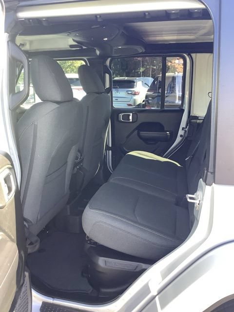 Certified 2024 Jeep Wrangler Unlimited w/ Convenience Group AWD/4WD image 26