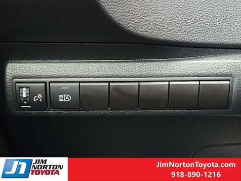 Used 2025 Toyota Corolla LE FWD image 23