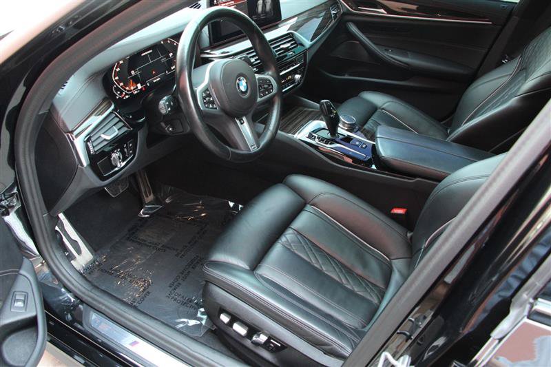 Used 2023 BMW M550i xDrive AWD/4WD image 10