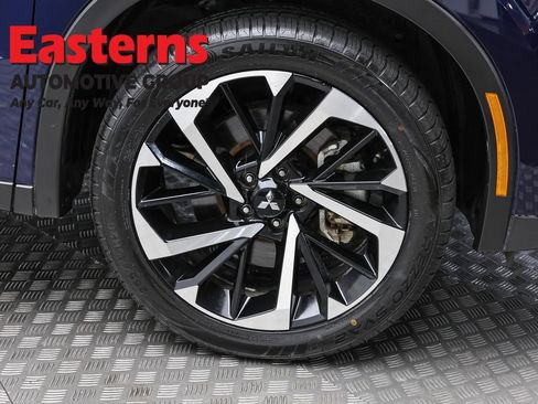 Used 2023 Mitsubishi Outlander SE AWD/4WD image 32
