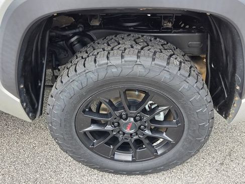 Used 2022 Toyota Tundra SR5 w/ SR5 Convenience Package AWD/4WD image 7