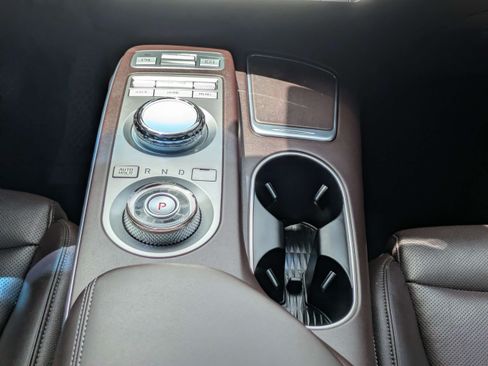 Used 2023 Genesis GV70 2.5T w/ Advanced Package AWD/4WD image 18