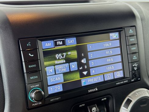 Used 2017 Jeep Wrangler Unlimited Rubicon image 14