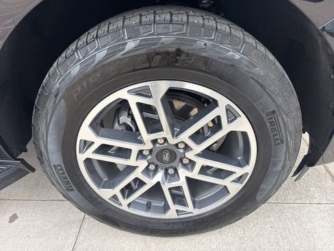 Certified 2025 Ford Expedition Active image 22