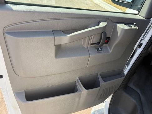 Used 2023 GMC Savana 2500 w/ Driver Convenience Package image 4