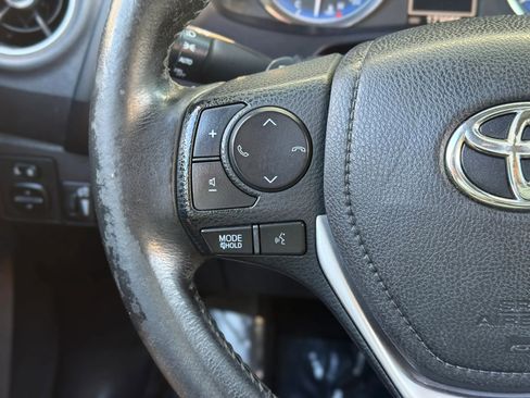 Used 2018 Toyota Corolla SE image 18