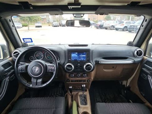 Used 2011 Jeep Wrangler Unlimited Sahara w/ Connectivity Group image 17