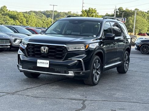 Used 2025 Honda Pilot Touring image 16