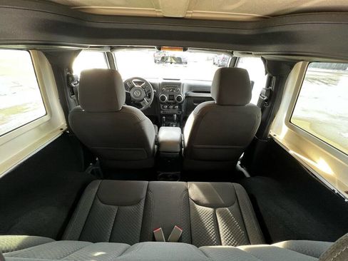 Used 2016 Jeep Wrangler Sport AWD/4WD image 5