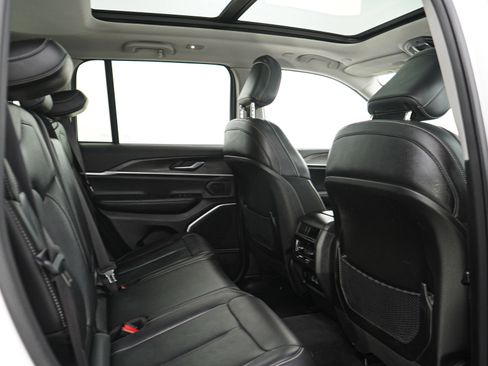 Used 2023 Jeep Grand Cherokee 4WD 4xe image 14