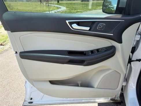 Used 2018 Ford Edge Titanium w/ Equipment Group 302A AWD/4WD image 24