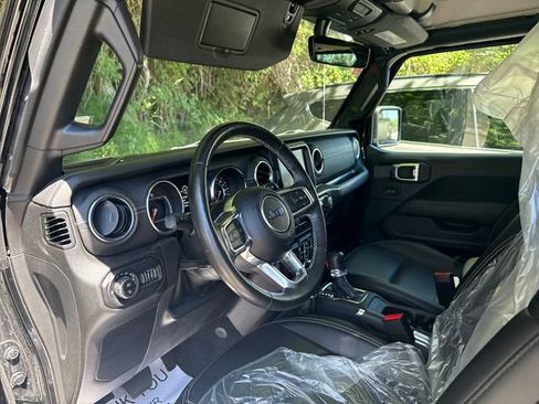 Used 2022 Jeep Gladiator Overland w/ Popular Equipment Package AWD/4WD image 14