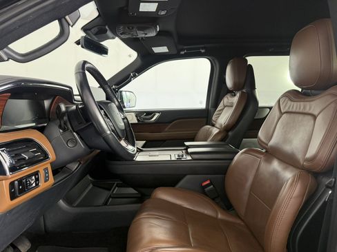 Used 2023 Lincoln Navigator Reserve AWD/4WD image 17