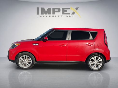 Used 2016 Kia Soul + FWD image 2
