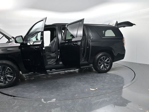 Used 2023 Chevrolet Suburban Z71 w/ Luxury Package image 72