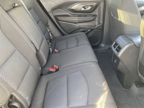 Used 2022 GMC Terrain SLE w/ Driver Convenience Package image 10