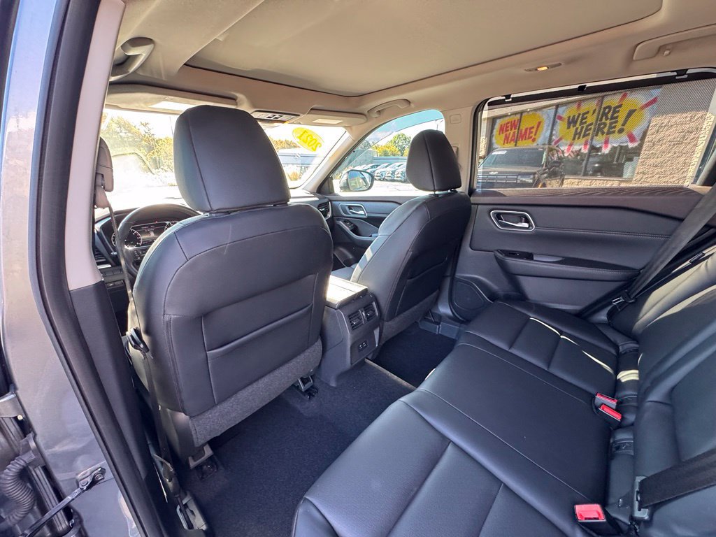Used 2021 Nissan Rogue SV w/ Premium Package AWD/4WD image 10