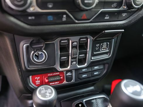 Used 2025 Jeep Wrangler Unlimited Sport S 4xe AWD/4WD image 19