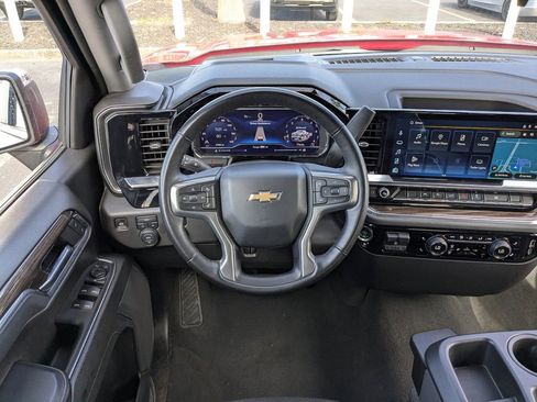 Used 2025 Chevrolet Silverado 1500 LT image 17