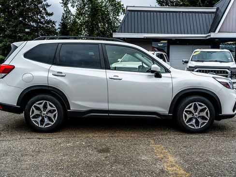 Used 2021 Subaru Forester Premium w/ Popular Package #1 AWD/4WD image 14