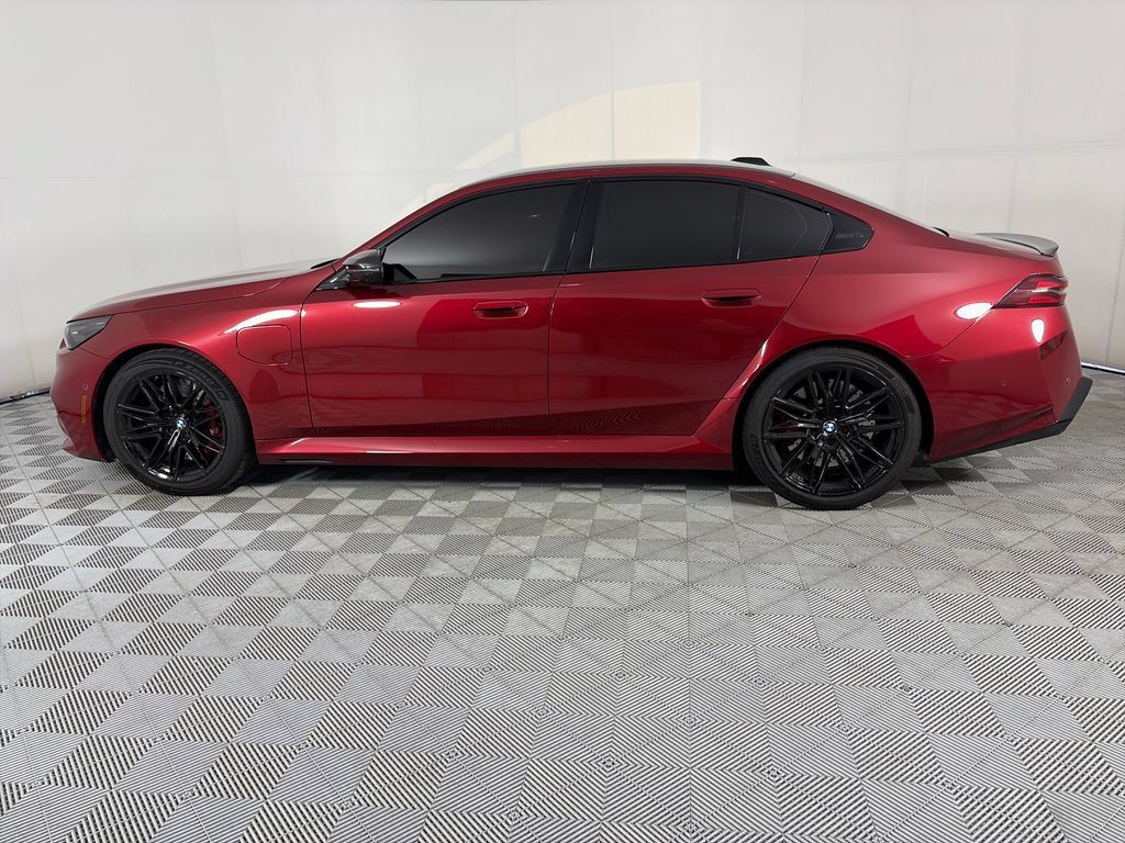Used 2025 BMW M5 w/ Carbon Package AWD/4WD image 4