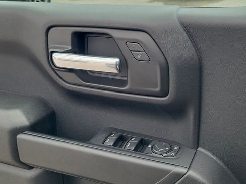 Certified 2023 Chevrolet Silverado 1500 Custom image 17