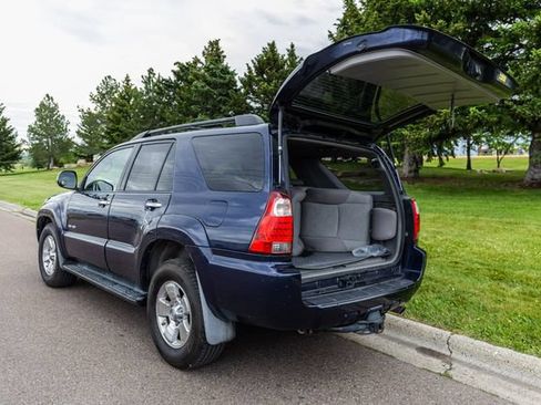 Used 2007 Toyota 4Runner SR5 AWD/4WD image 8