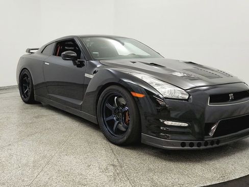 Used 2014 Nissan GT-R Black Edition AWD/4WD image 7