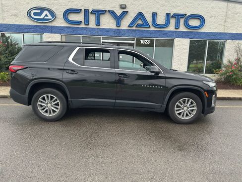 Used 2022 Chevrolet Traverse LT w/ LPO, Floor Liner Package AWD/4WD image 3
