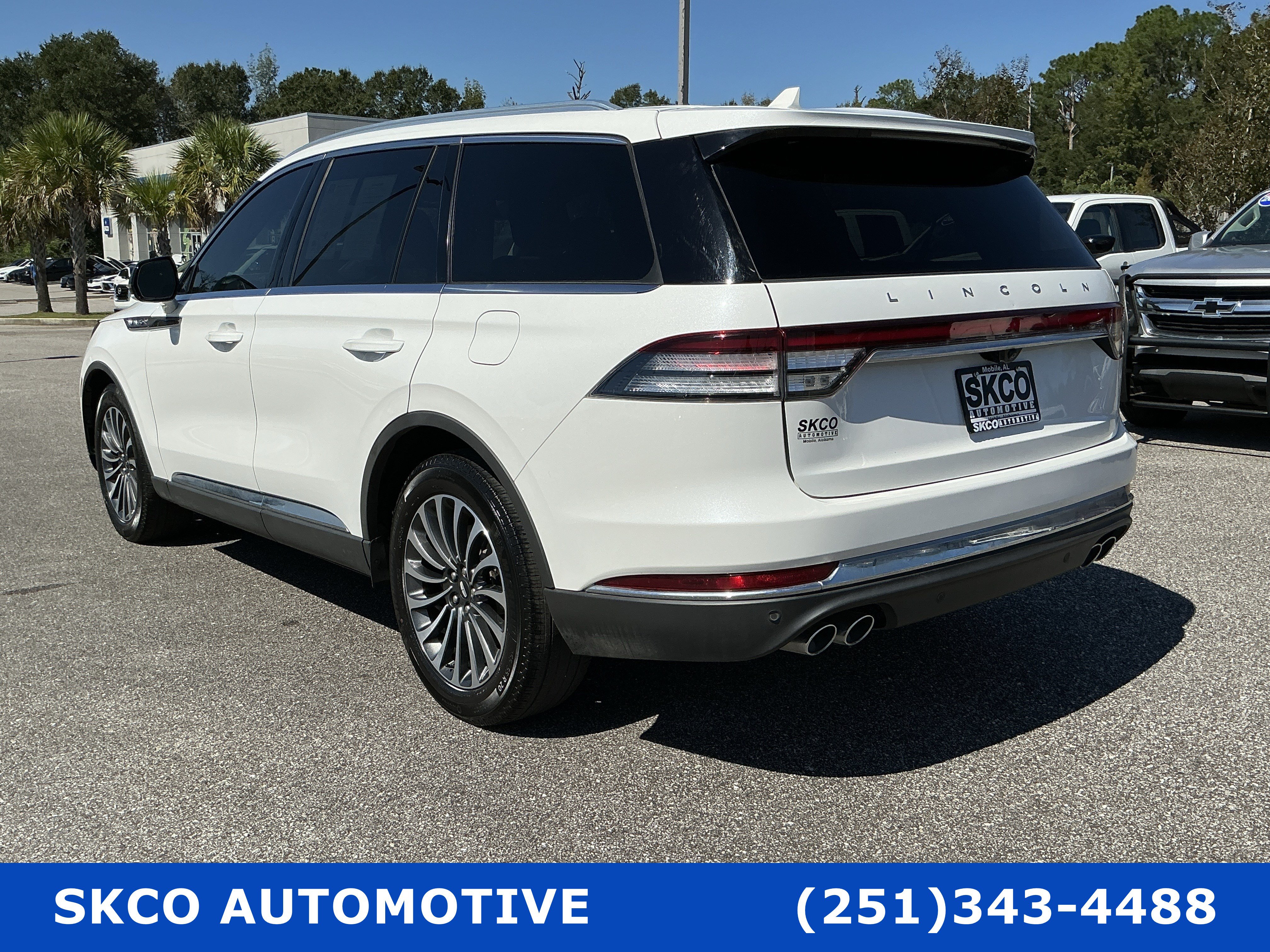 Used 2023 Lincoln Aviator 2WD w/ Premium Package image 3