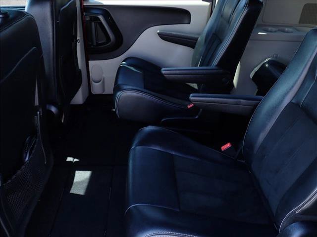 Used 2017 Dodge Grand Caravan SXT w/ Rear Park Assist Package FWD image 10