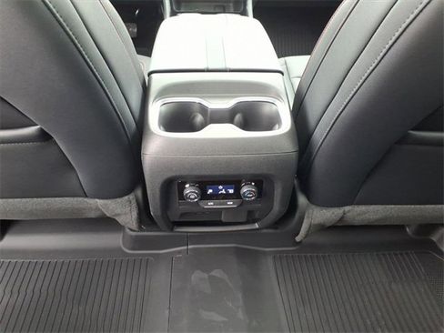 New 2026 Chevrolet Traverse Z71 w/ Enhanced Driving Package image 16