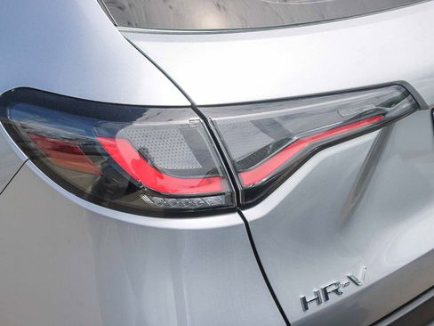 Used 2025 Honda HR-V LX image 11