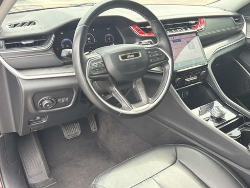 Used 2022 Jeep Grand Cherokee L Limited AWD/4WD image 16