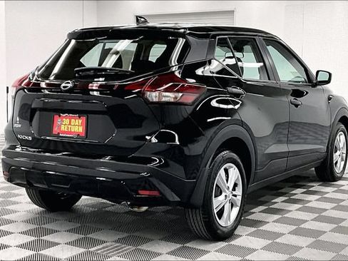 New 2025 Nissan Kicks Play S FWD image 18