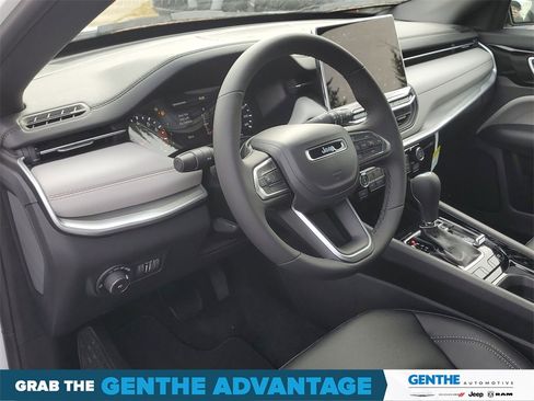 Used 2026 Jeep Compass Limited image 9