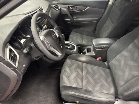 Used 2014 Nissan Rogue SV image 9