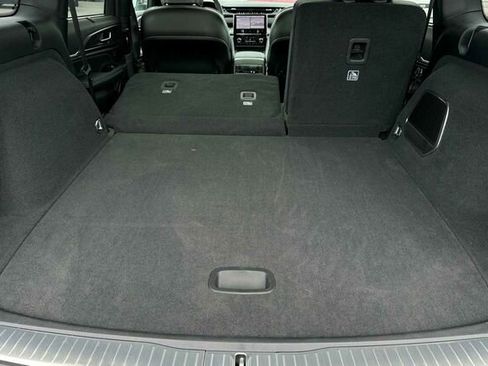 New 2024 Jeep Grand Cherokee Altitude image 15