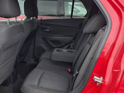 Used 2017 Chevrolet Trax LT w/ Sun & Sound Package image 7