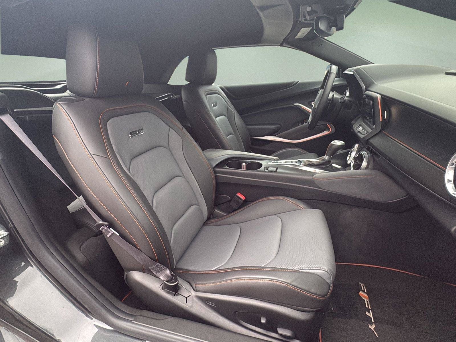 Used 2017 Chevrolet Camaro SS w/ LPO, Ground Effects Package RWD image 31