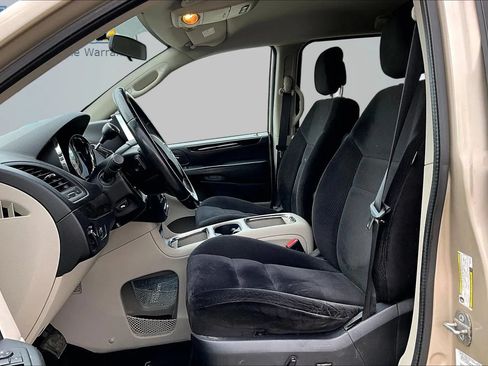 Used 2014 Dodge Grand Caravan SXT w/ Rear Park Assist Package FWD image 19