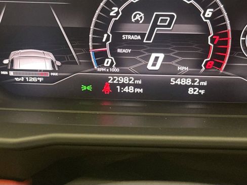 Used 2022 Lamborghini Urus image 12