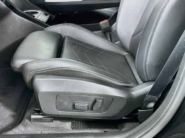 Used 2025 BMW X2 xDrive28i AWD/4WD image 23