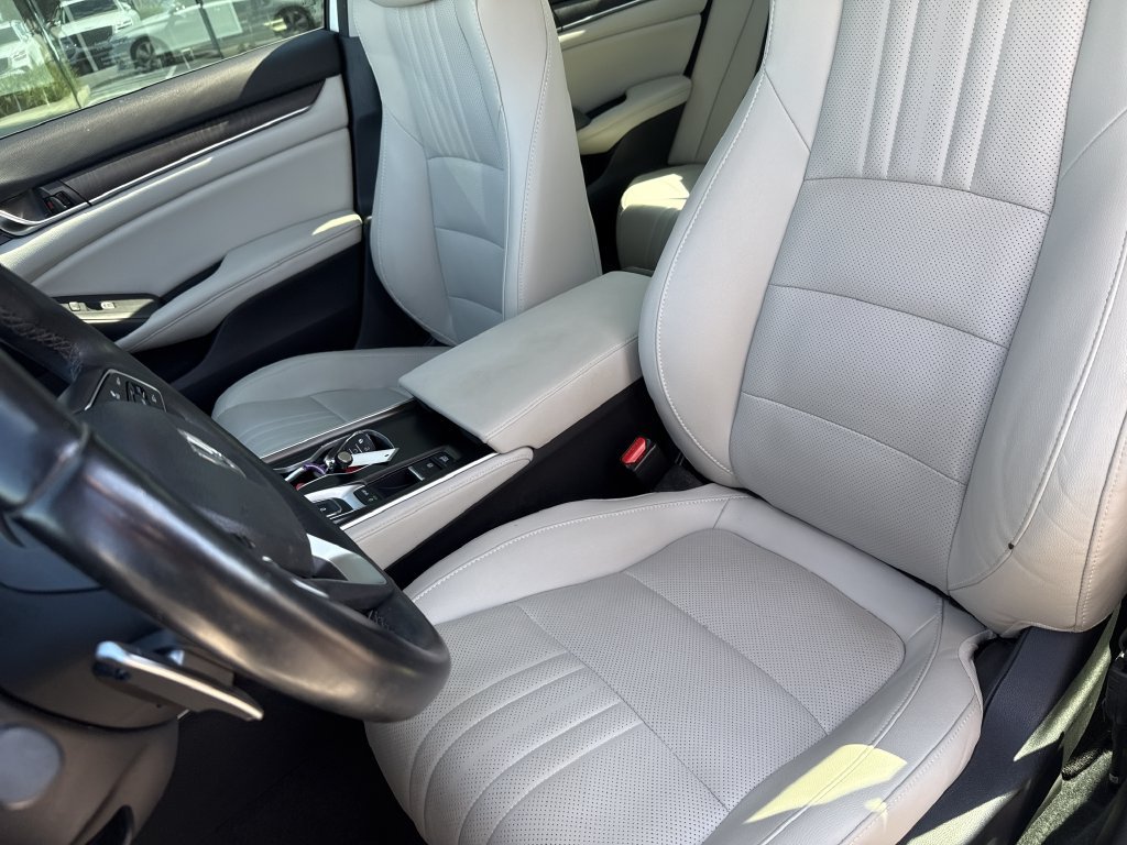 Used 2020 Honda Accord Touring image 11