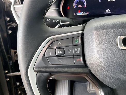 Used 2023 Jeep Grand Cherokee Altitude AWD/4WD image 23