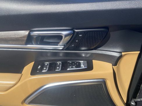 Used 2022 Kia Telluride SX w/ Towing Package image 23